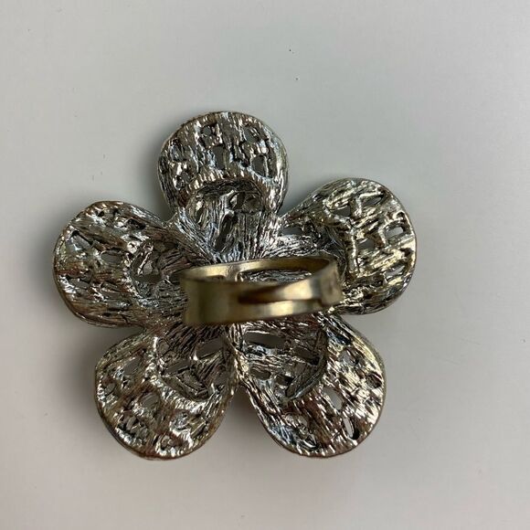 Large Silver Toned Textured Flower with Pearl Center Adjustable Statement Ring - Picture 8 of 9